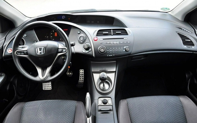Honda Civic cena 29900 przebieg: 167000, rok produkcji 2011 z Siewierz małe 704